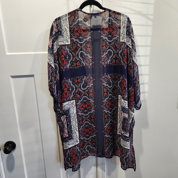 Maurices Navy Floral Open Front Kimono with Red Accents Size 2/3 - Picture 3 of 6
